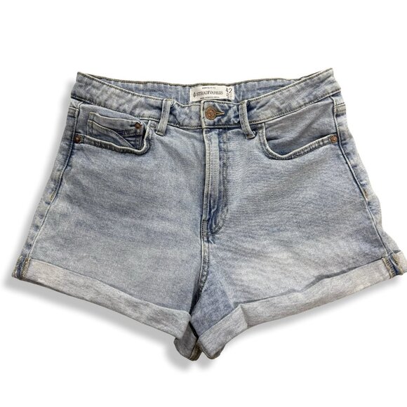 Stradivarius Shorts Womens Size US 10 Mom Slim Fit High Rise Blue‎ Denim Cuffed - Picture 1 of 7